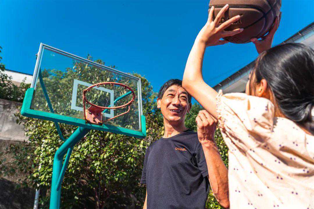 “走出大山的学生们，已经替我看遍世界了”