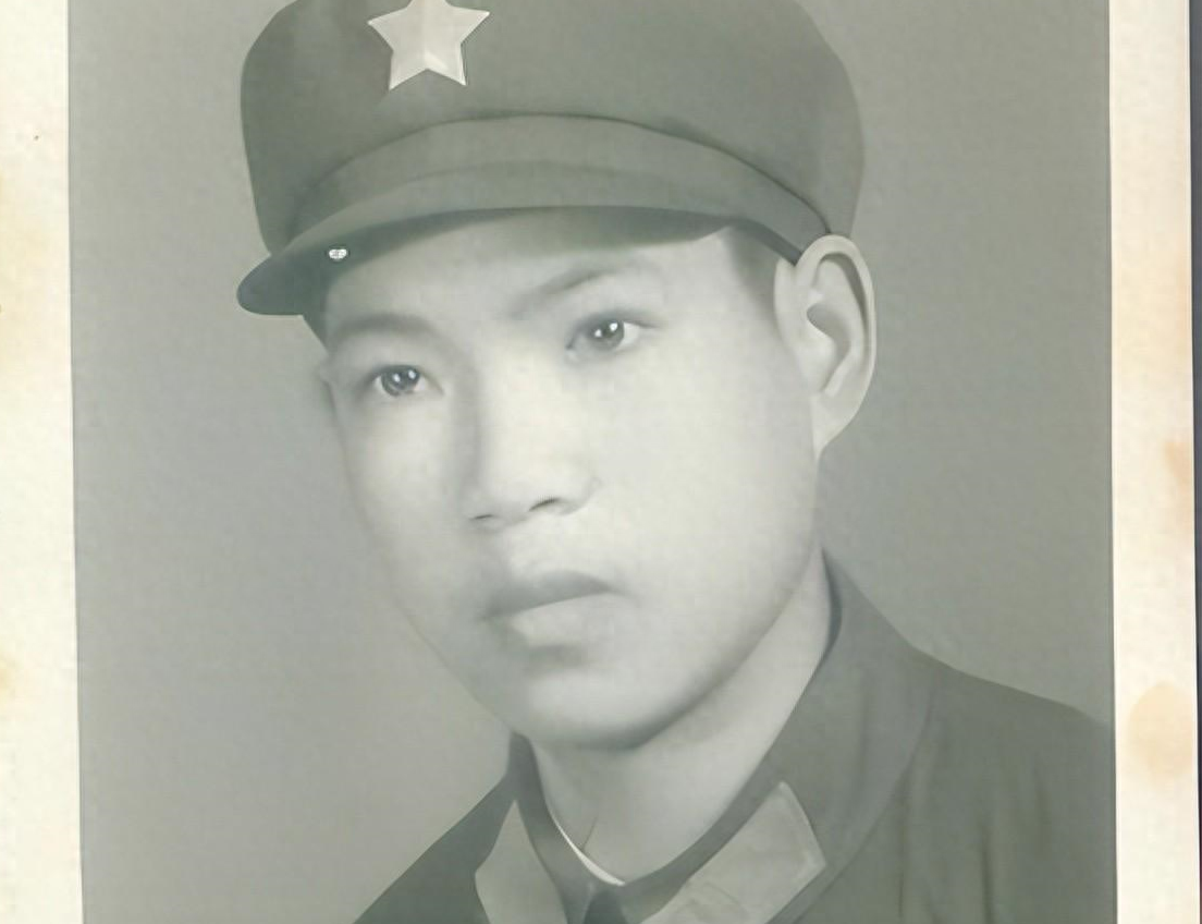 1981年战友回家探亲时，偶遇一对爷孙，30年后再重逢让人唏嘘！