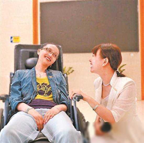 广东主场打爆广厦！废柴中锋狂轰24分8篮板，入选最佳阵容看到